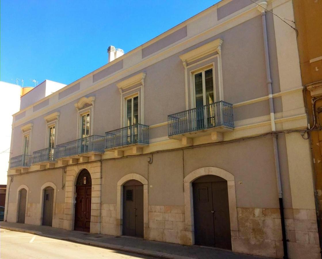 Palazzo Romanelli B&B Trani Exterior photo